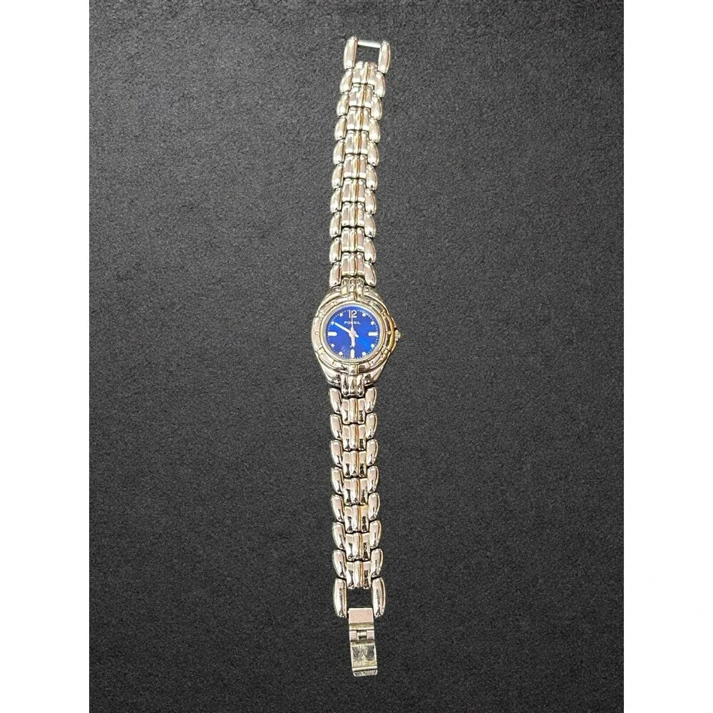 Vintage Fossil Ladies Quartz Watch Blue Dial FOR PARTS / Needs Battery